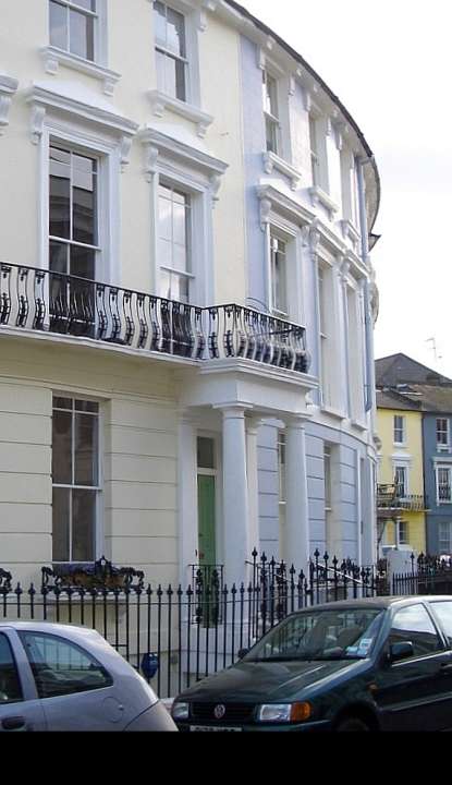 A curving terrace, Chalcot Crescent