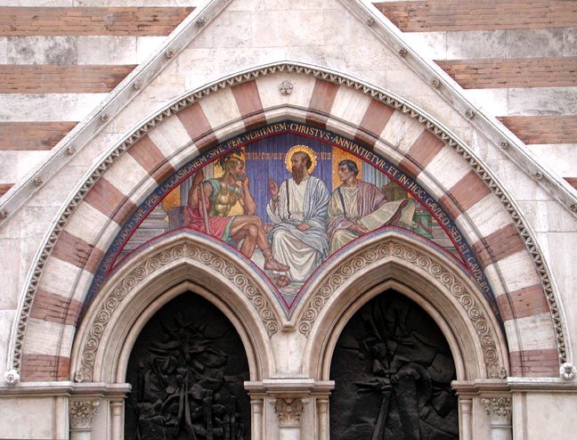 Iglesia de San Pablo  dentro de las murallas