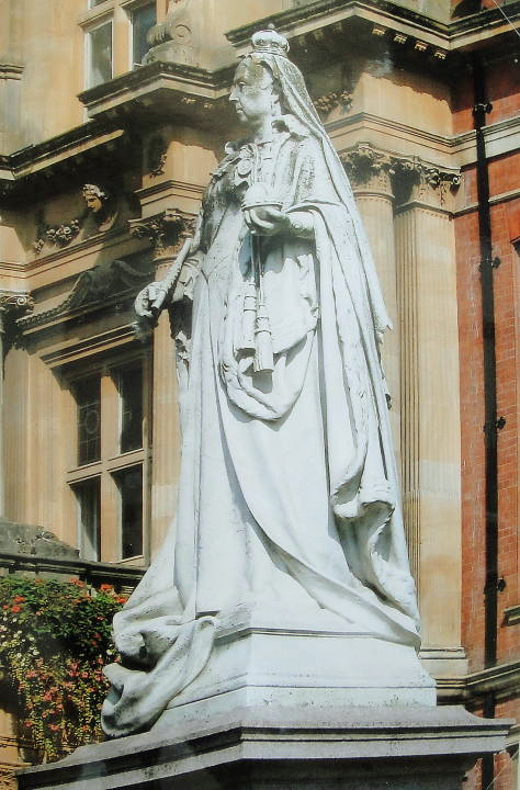 Queen Victoria, Leamington Spa,” by Albert Toft